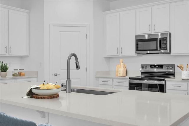 328 Cavalier SE Lane, Acworth, GA 30102