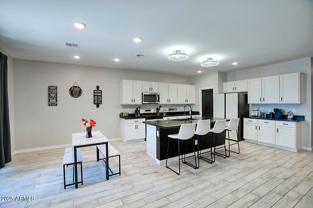 16829 W MAYA Way, Surprise, AZ 85387