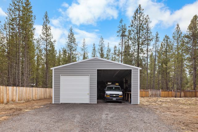 17271 Downey Road, Bend, OR 97707