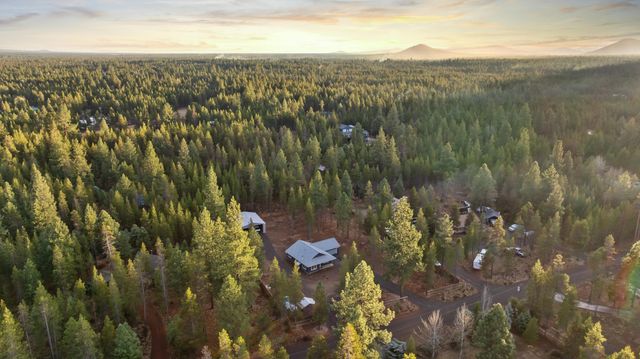 17271 Downey Road, Bend, OR 97707