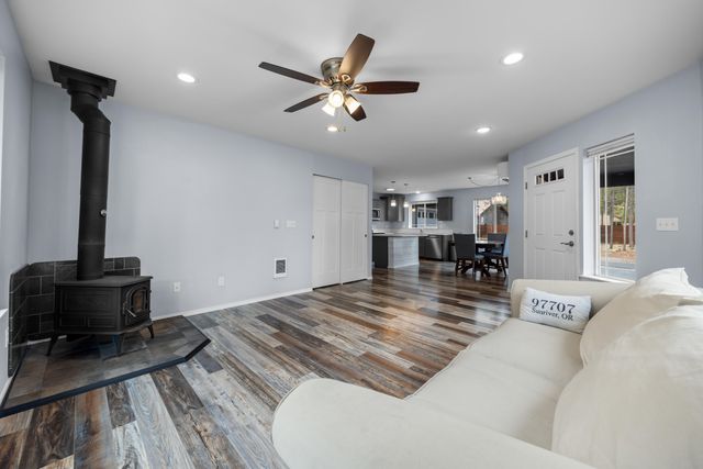 17271 Downey Road, Bend, OR 97707