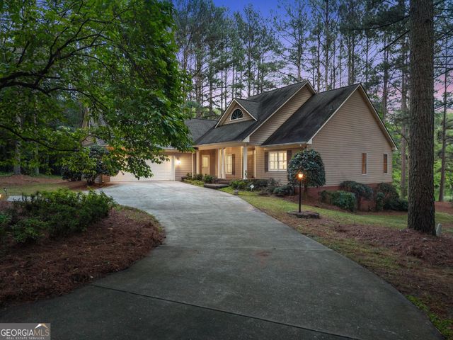 404 Golden Delicious Road, Clarkesville, GA 30523