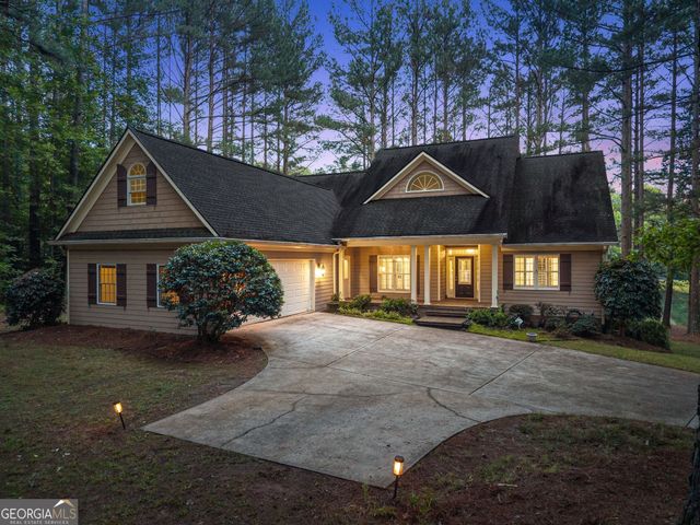 404 Golden Delicious Road, Clarkesville, GA 30523