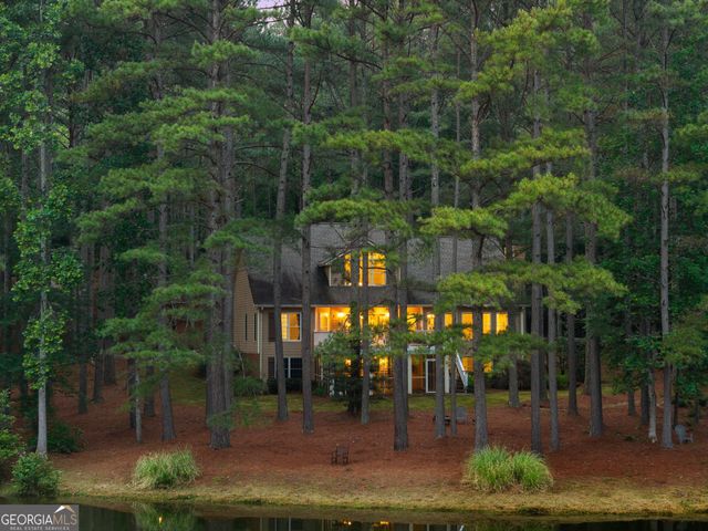 404 Golden Delicious Road, Clarkesville, GA 30523