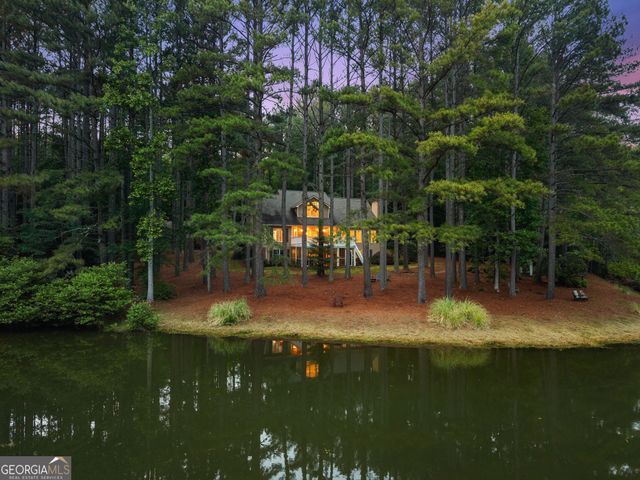 404 Golden Delicious Road, Clarkesville, GA 30523