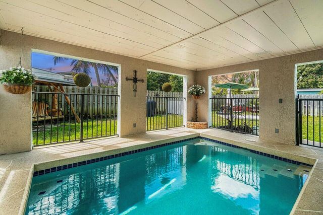 944 Hansen Street, West Palm Beach, FL 33405