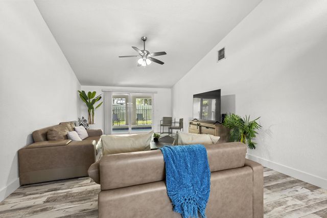 944 Hansen Street, West Palm Beach, FL 33405