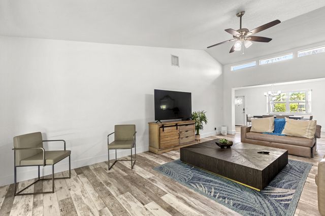 944 Hansen Street, West Palm Beach, FL 33405