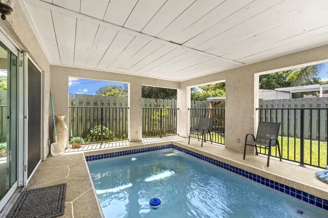 944 Hansen Street, West Palm Beach, FL 33405