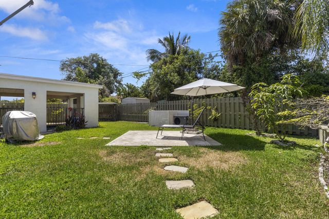 944 Hansen Street, West Palm Beach, FL 33405