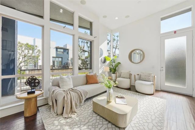 5506 W 149th Place 5, Hawthorne, CA 90250