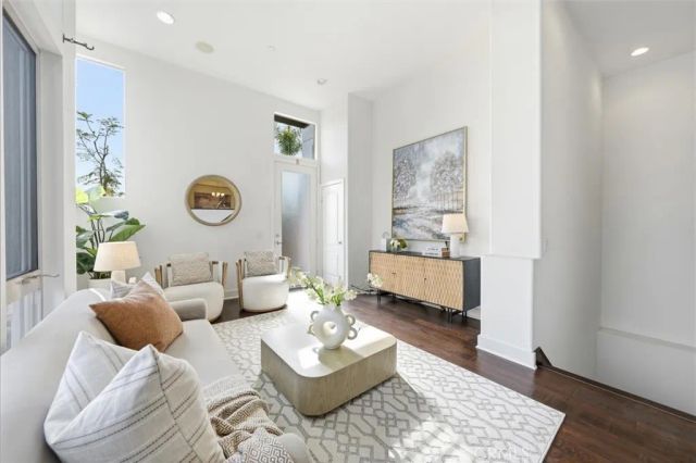 5506 W 149th Place 5, Hawthorne, CA 90250