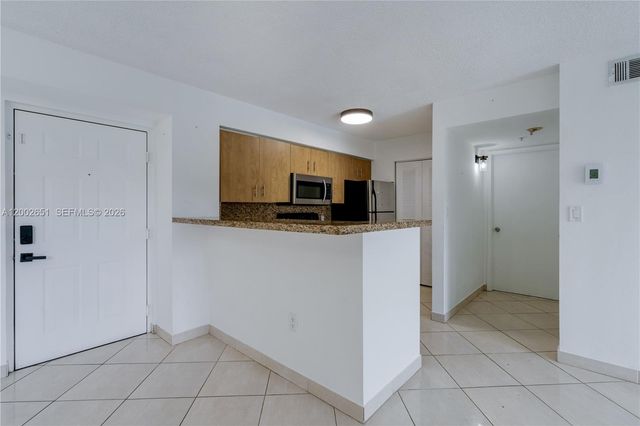 4350 NW 107th Ave 204, Doral, FL 33178