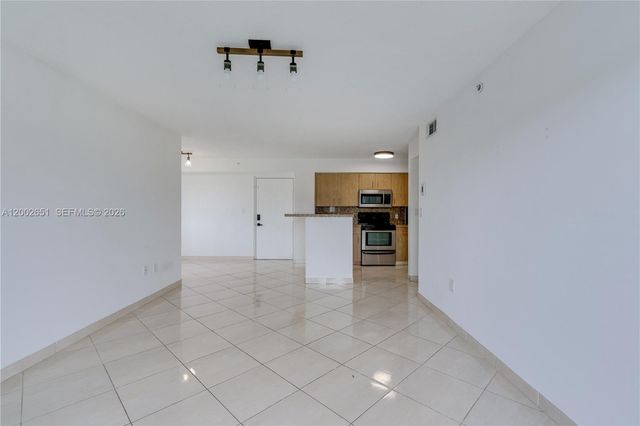 4350 NW 107th Ave 204, Doral, FL 33178