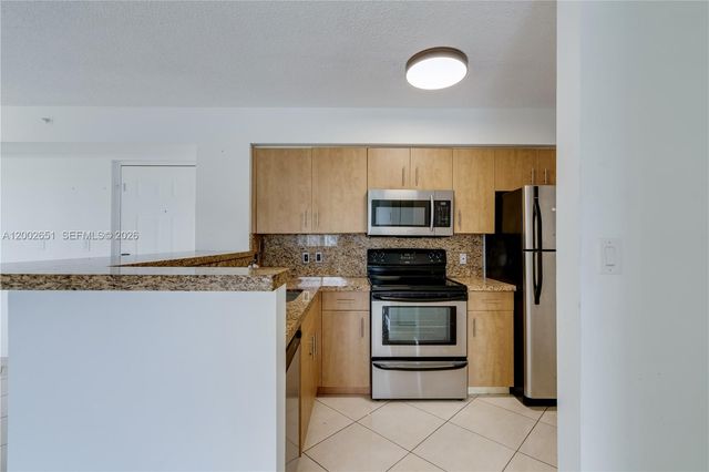 4350 NW 107th Ave 204, Doral, FL 33178