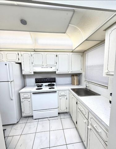 3091 E Sunrise Lakes Drive 101, Sunrise, FL 33322