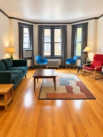 1218 W Jarvis Avenue 2N, Chicago, IL 60626