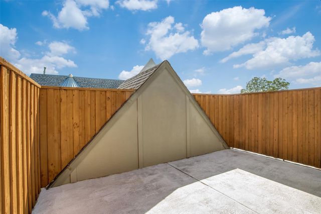 5020 Mission Avenue, Dallas, TX 75206