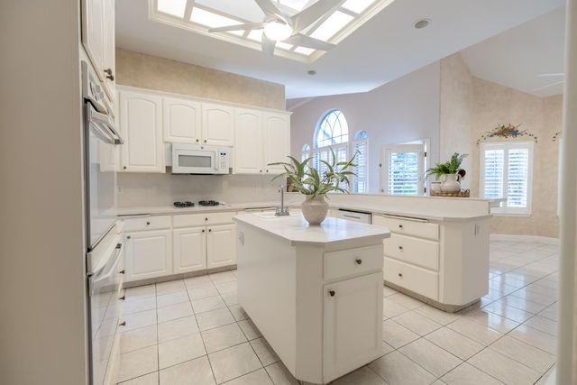 10235 N Rowell Avenue, Fresno, CA 93730