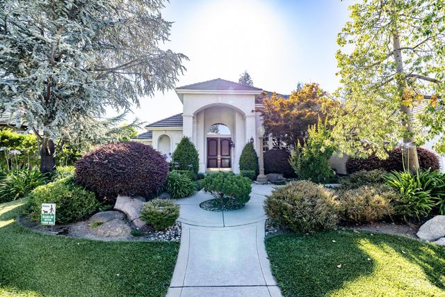 10235 N Rowell Avenue, Fresno, CA 93730