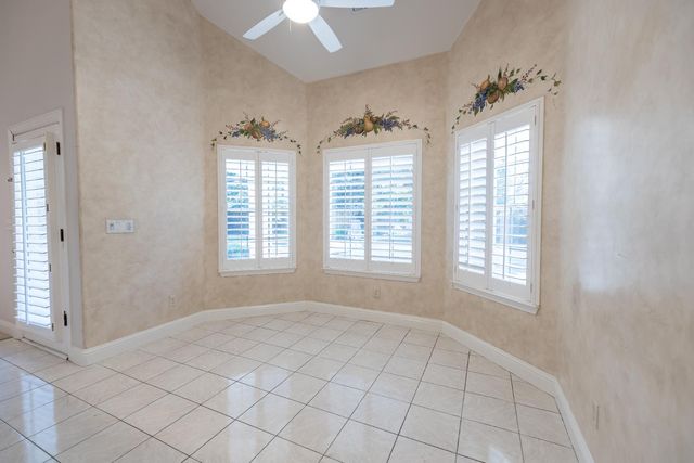 10235 N Rowell Avenue, Fresno, CA 93730