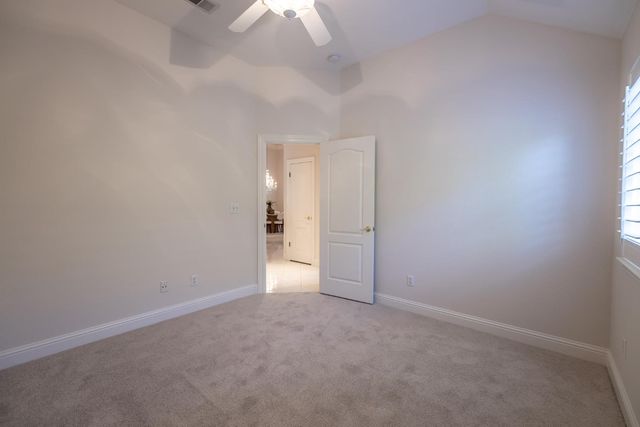 10235 N Rowell Avenue, Fresno, CA 93730