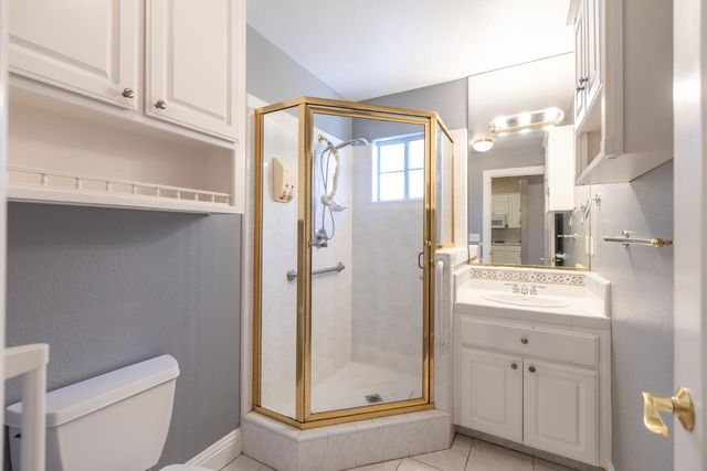 10235 N Rowell Avenue, Fresno, CA 93730