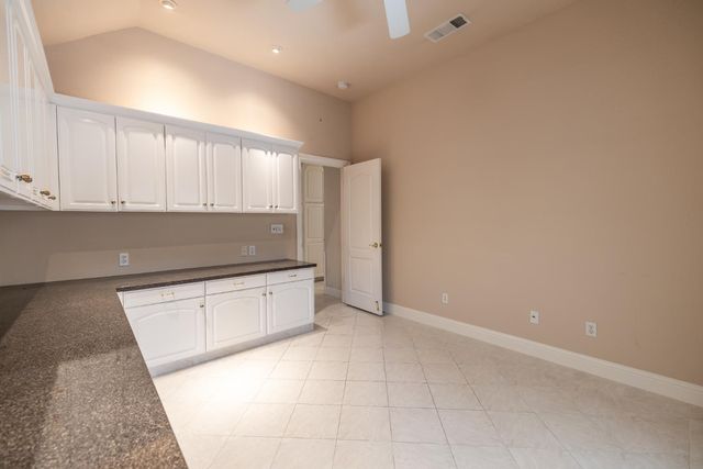 10235 N Rowell Avenue, Fresno, CA 93730