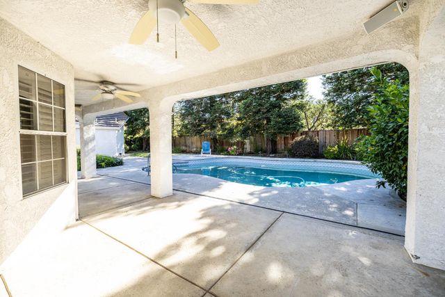 10235 N Rowell Avenue, Fresno, CA 93730