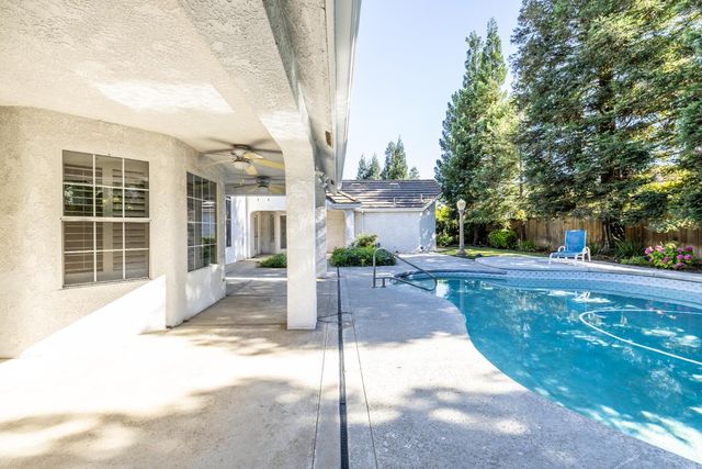 10235 N Rowell Avenue, Fresno, CA 93730