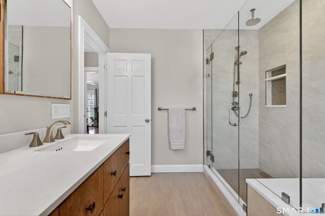 5 Riverhead Lane, East Lyme, CT 06333