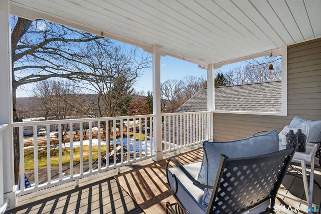 5 Riverhead Lane, East Lyme, CT 06333