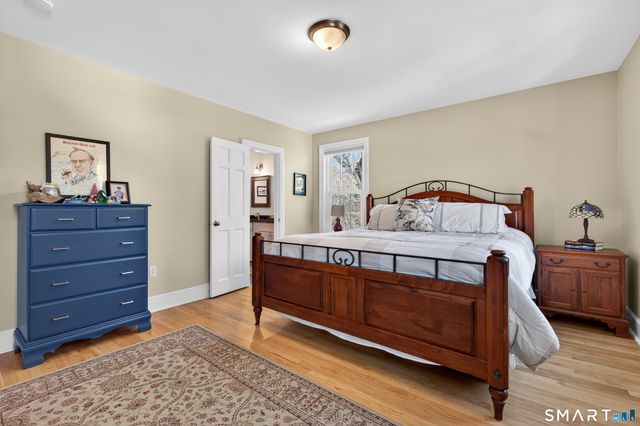 5 Riverhead Lane, East Lyme, CT 06333