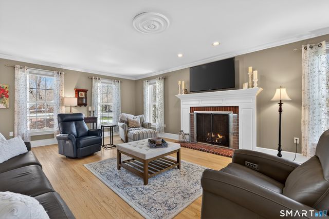 5 Riverhead Lane, East Lyme, CT 06333