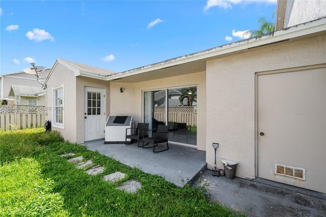 14606 SW 122nd Place 14606, Miami, FL 33186