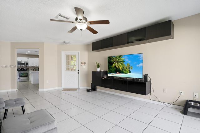 14606 SW 122nd Place 14606, Miami, FL 33186
