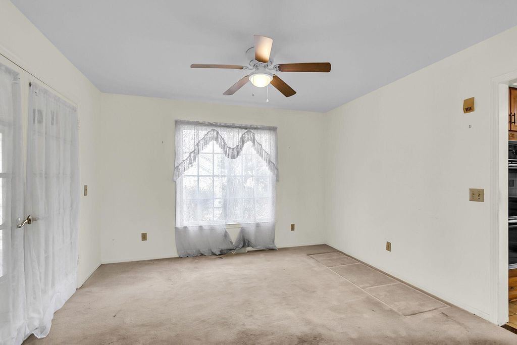 Image 22 of property listing at 700 Fairington Drive, Summerville, SC 29485