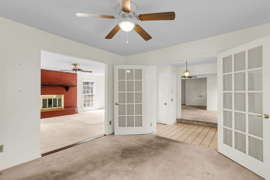 Image 24 of property listing at 700 Fairington Drive, Summerville, SC 29485