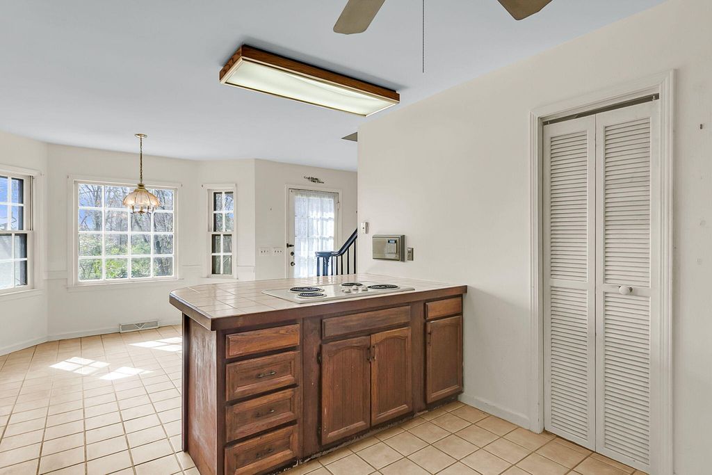 Image 26 of property listing at 700 Fairington Drive, Summerville, SC 29485