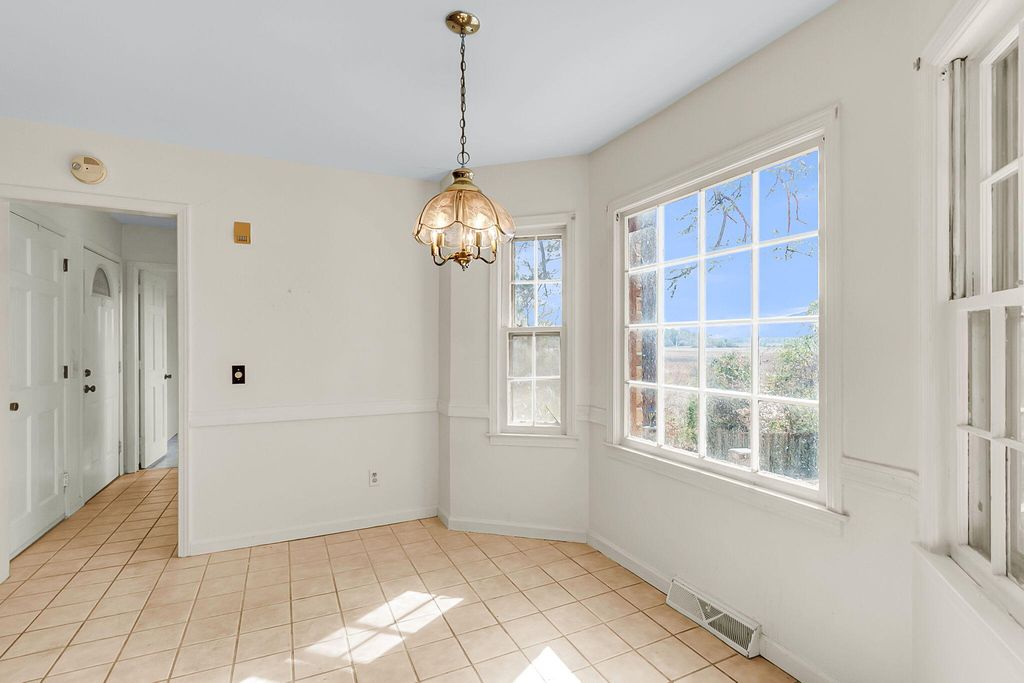 Image 29 of property listing at 700 Fairington Drive, Summerville, SC 29485