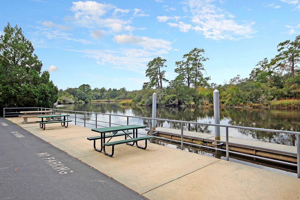 Image 59 of property listing at 700 Fairington Drive, Summerville, SC 29485