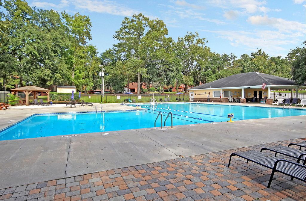 Image 65 of property listing at 700 Fairington Drive, Summerville, SC 29485