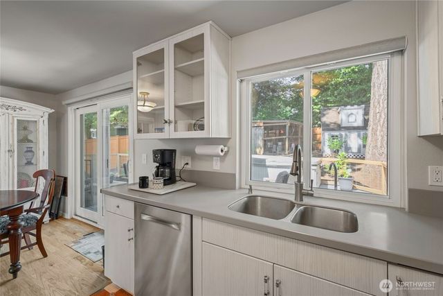 12086 NE 137th Court, Kirkland, WA 98034