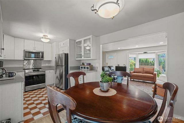 12086 NE 137th Court, Kirkland, WA 98034