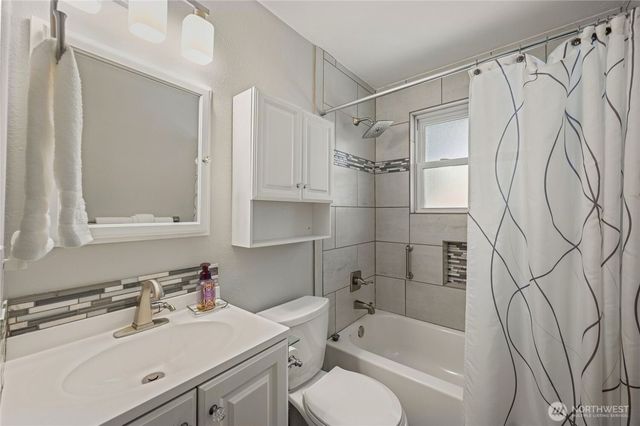 12086 NE 137th Court, Kirkland, WA 98034