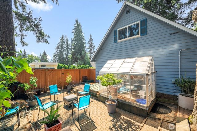 12086 NE 137th Court, Kirkland, WA 98034