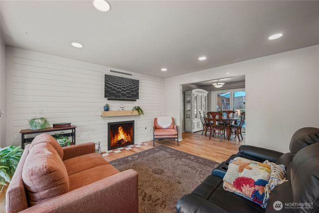 12086 NE 137th Court, Kirkland, WA 98034