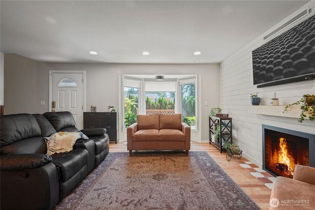 12086 NE 137th Court, Kirkland, WA 98034