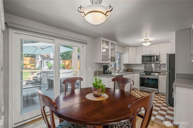 12086 NE 137th Court, Kirkland, WA 98034