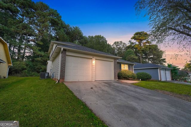 1956 Corners Circle, Lithonia, GA 30058